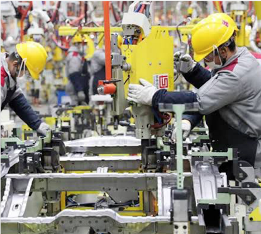 Travailleurs en usine